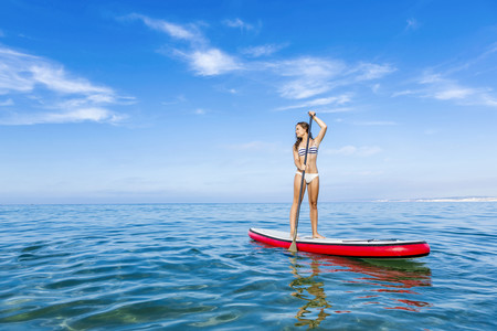 Paddle surf: una actividad divertida para ponerte en forma en verano disfrutando del mar