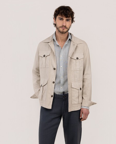 La Prenda Que Todos Los Hombres Elegantes Estan Llevando En Florencia No Es Un Traje Pero Es Tan Sofisticada Como Una Americana Y Ligera Como Una Pluma