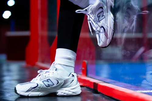 Liquidación de últimas tallas en el outlet de El Corte Inglés: zapatillas New Balance con hasta un 80% de descuento   