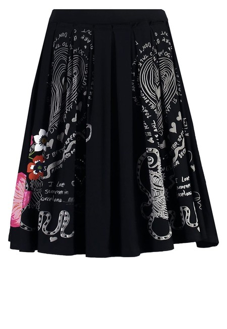 Por 29,98 euros puedes hacerte con la falda Lola de Desigual en Amazon con envío gratis