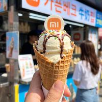 Xiaomi hace móviles, coches y también lo que menos esperaríamos: helados y buñuelos, pero solo en una parte del mundo