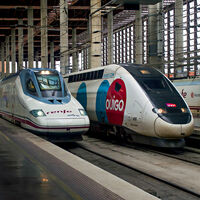 La francesa Ouigo le está comiendo el terreno a Renfe en España y la española ataca en todos los frente. Ahora le está quitando espacio a los trenes franceses en sus talleres