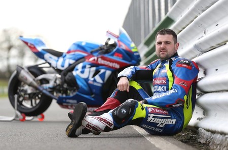 Michael Dunlop Bennetts Suzuki Tt 2017 2