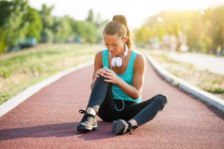 Me he lesionado justo antes de la carrera: cómo afrontar la lesión y qué puedes hacer mientras te recuperas
