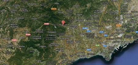 Vecinos de un pueblo de Tarragona cortan una carretera para reclamar una conexión de banda ancha asequible