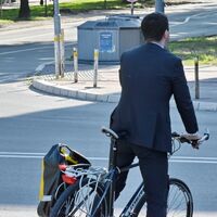 Pere Navarro advierte a los ciclistas: "Ya toca hablar de obligaciones"