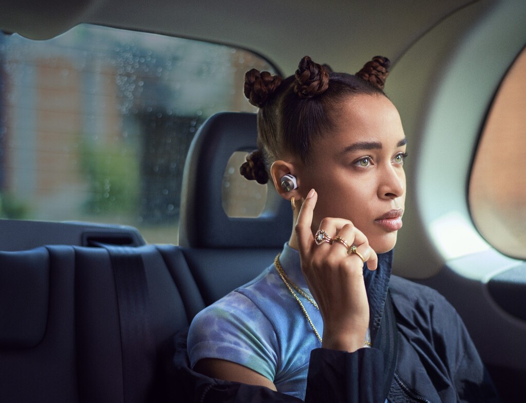 Bowers & Wilkins lanza los auriculares inalámbricos PI7 y PI5: doble driver, cancelación de ruido y emisor Bluetooth en la carcasa