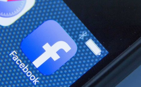 Facebook para iOS accede a la cámara de algunos usuarios sin que lo sepan, pero probablemente se trata de un bug