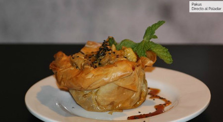 Curry suave de pollo en cesta crujiente de pasta philo