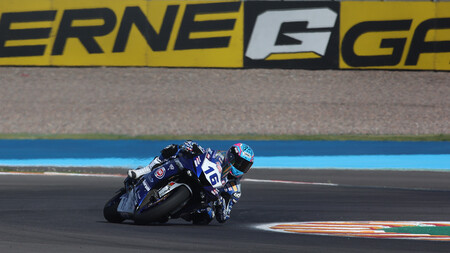 Jules Cluzel completa el doblete en la gran fiesta de Dominique Aegerter, nuevo campeón de Supersport