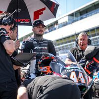 El tapado de BMW se llama Arón Canet. Tiene una oferta para ir a Superbikes como sustituto de Toprak Razgatlioglu 