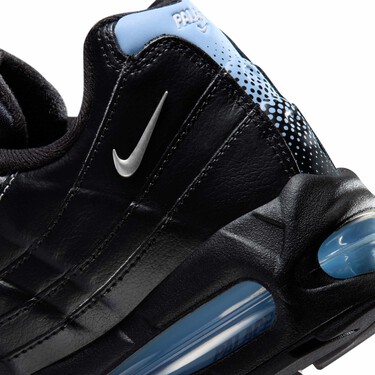 Nike y Palace lanzarán las zapatillas metálicas que suman peso a la esencia de los noventa para pisar fuerte esta temporada