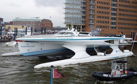 El viaje más largo en un barco movido con energía solar cubrió más de 60.000 km