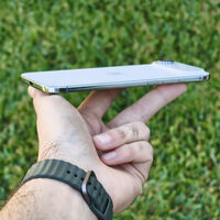 El iPhone más delgado de la historia baja de precio: nueva oferta en móvil que Apple lanzó hace poco más de un mes 