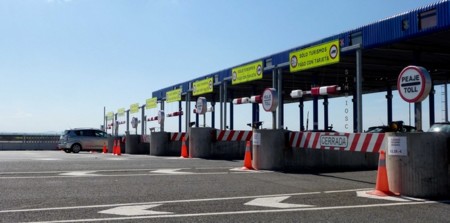 ¿Y si los coches eléctricos no pagaran peajes? En Cataluña ya lo están aplicando