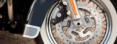 Os pneus de motocicletas antigas eram brancos, mas não propositalmente; foi um erro técnico que se tornou um ícone retrô 