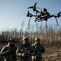 Ataque de drones de longo alcance treinados por inteligência artificial da Ucrânia atinge terminal e refinaria petrolífera na Rússia 