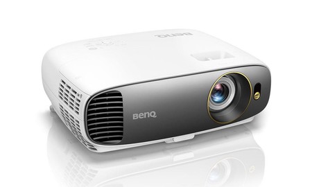 Hoy en Amazon nos ponen el cine en casa por 979 euros con el proyector 4K BenQ W1700