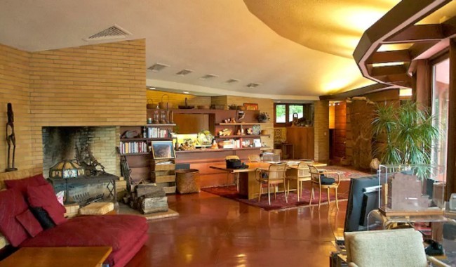 Pasar la noche en una casa diseñada por Frank Lloyd Wright ya es