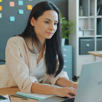 Los despidos son el menor de los problemas de la IA. Un estudio de Harvard ha descubierto qué ocurre cuando los trabajadores la utilizan