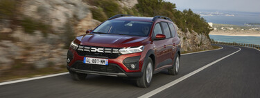 Probamos el Dacia Jogger Hybrid: el coche híbrido de siete plazas más barato, con etiqueta ECO y mucho espacio