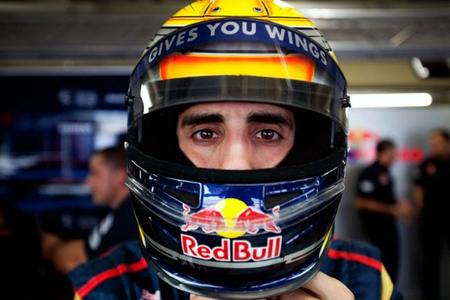 Sebastien Buemi continuará como tercer piloto de Red Bull