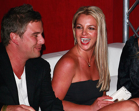 ¡A Britney Spears le han puesto los cuernos!