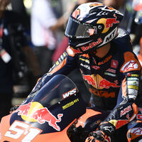 Pedro Acosta se ha roto el fémur practicando motocross y no correrá la carrera de Assen 