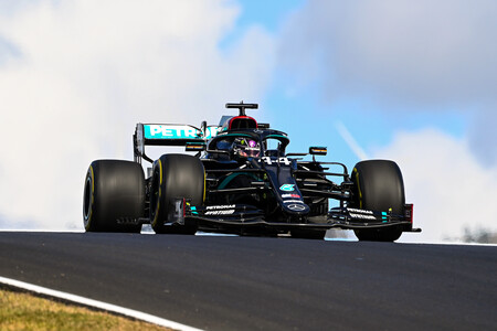 Lewis Hamilton ya es el piloto con más victorias de la Fórmula 1 en una carrera que lideró Carlos Sainz