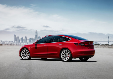 Consiguen hackear el Tesla Model 3 y se llevan uno a casa como recompensa