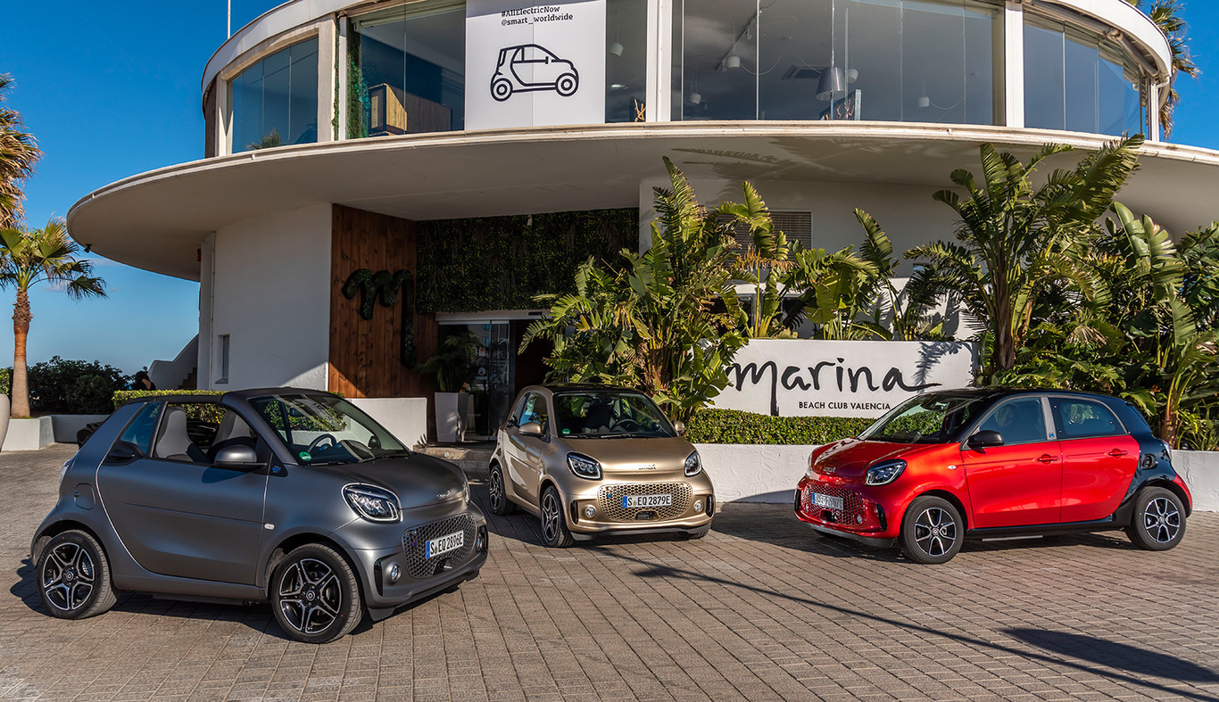 Probamos los nuevos smart EQ: urbanos eléctricos ágiles y divertidos, pero con demasiados extras