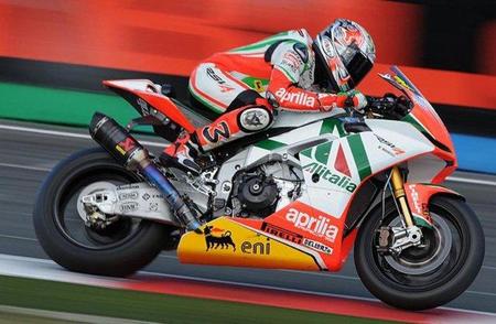 Max Biaggi en acción Magny Cours 2010