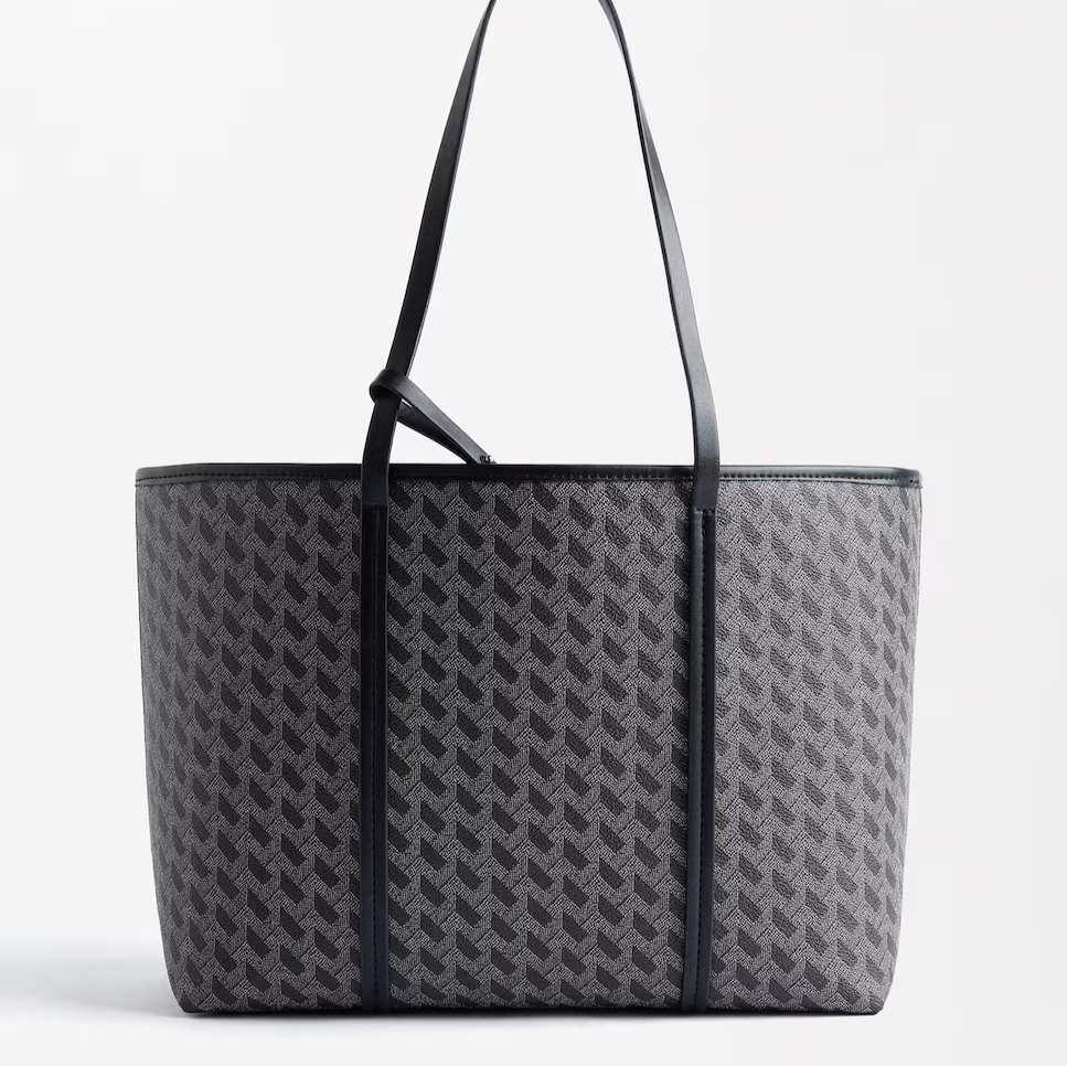 Parfois
Bolso de hombro estilo shopper con neceser extraíble y estampado geométrico