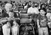 Las protestas populares logran que los bebés no paguen en los Juegos Olímpicos (si van en brazos) 