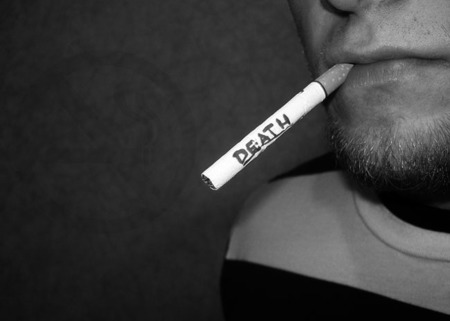 Dejar de fumar alarga la vida, también en personas muy mayores