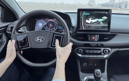 Hyundai se une a la era digital reemplazando los botones por pantallas