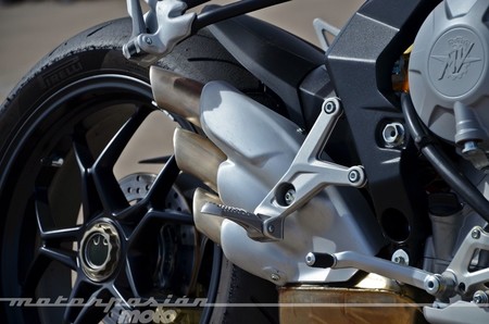 mv-agusta-brutale-800