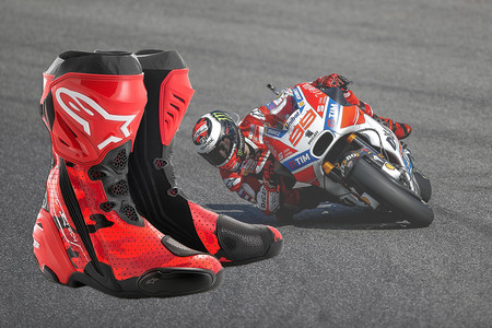 Look espartano por 450 euros, así son las botas de coleccionista Alpinestars 99 Camo Supertech R