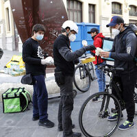 "Les haremos contrato, pero ganarán menos que como autónomos". El CEO de Glovo sigue quejándose sobre la Ley Rider