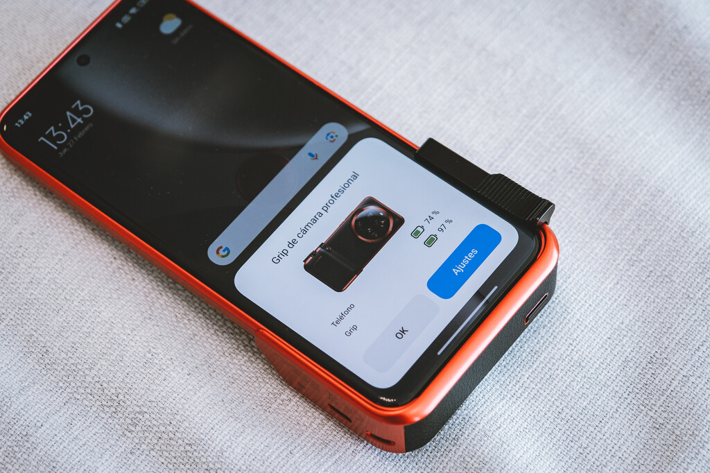 La batería del Xiaomi 16 Ultra va a hacer que la del Xiaomi 15 Ultra te parezca ridícula: una powerbank pegada al teléfono, literal 