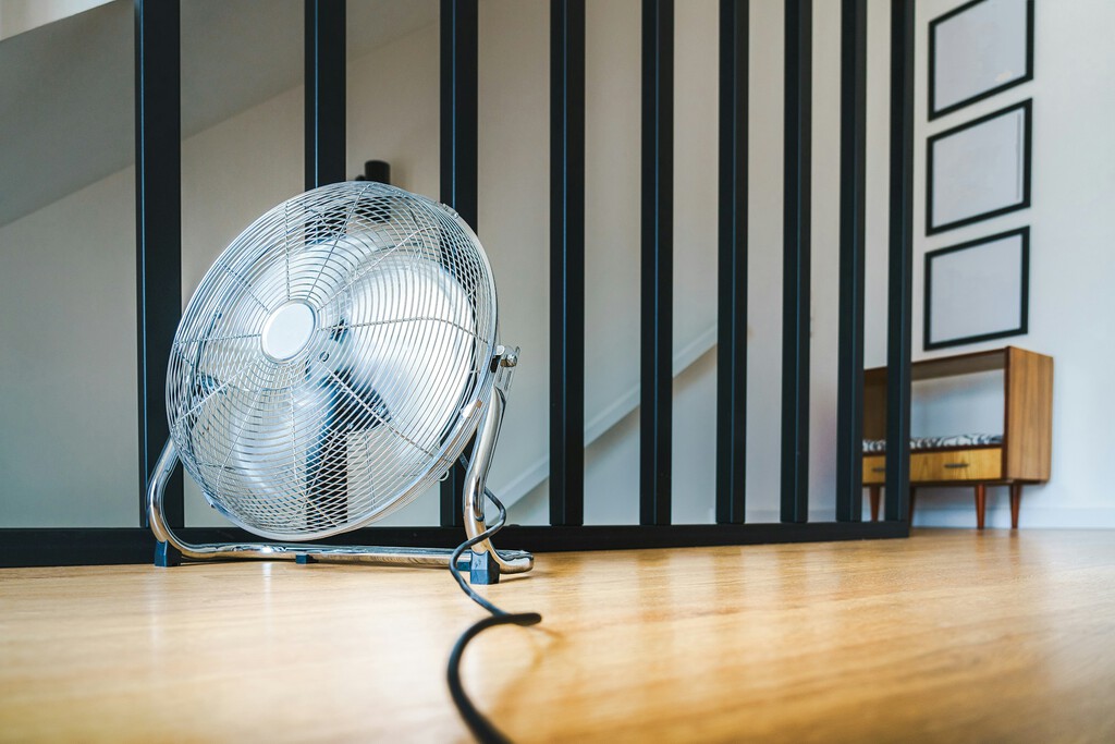 Encender 20 ventiladores o un aire acondicionado: qué da más fresquito, ventajas e inconvenientes de cada sistema
