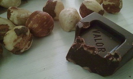 Chocolates Valor da un ejemplo de confianza al comprar Huesitos