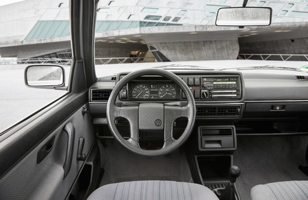 Volkswagen 2 Interior