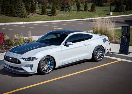 El Ford Mustang podría usar un V8 híbrido, tracción AWD y la plataforma del Explorer en su siguiente generación