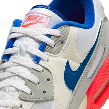 Nike acaba de vestir sus Air Max 90 como en los noventa. Y son justo las zapatillas retro que pide la primavera