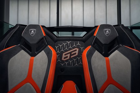 Lamborghini Aventador Svj Roadster 63 Y Huracan Evo Gt 17