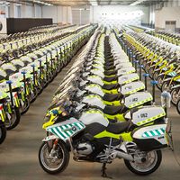 O truque barato a partir de um euro que a Guarda Civil espanhola usa em suas motocicletas para evitar acidentes 