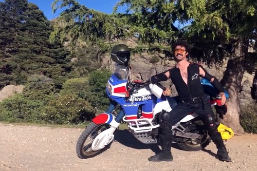 Hablamos con Wilbur: el autor del último vídeo viral entre los moteros que salió del Circo del Sol