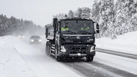 Volvo pone a prueba su camión eléctrico Volvo FMX: una ruta a 32 grados bajo cero transportando mineral de hierro