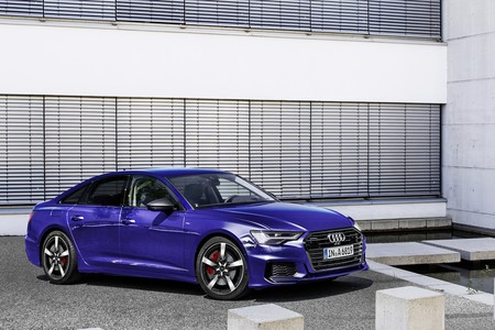 El Audi A6 55 TFSI e quattro es una berlina híbrida enchufable con 362 CV y 53 km de autonomía eléctrica
